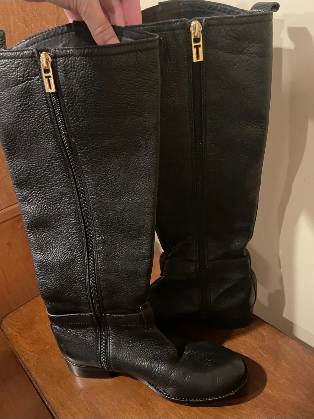 Tory Burch very good
